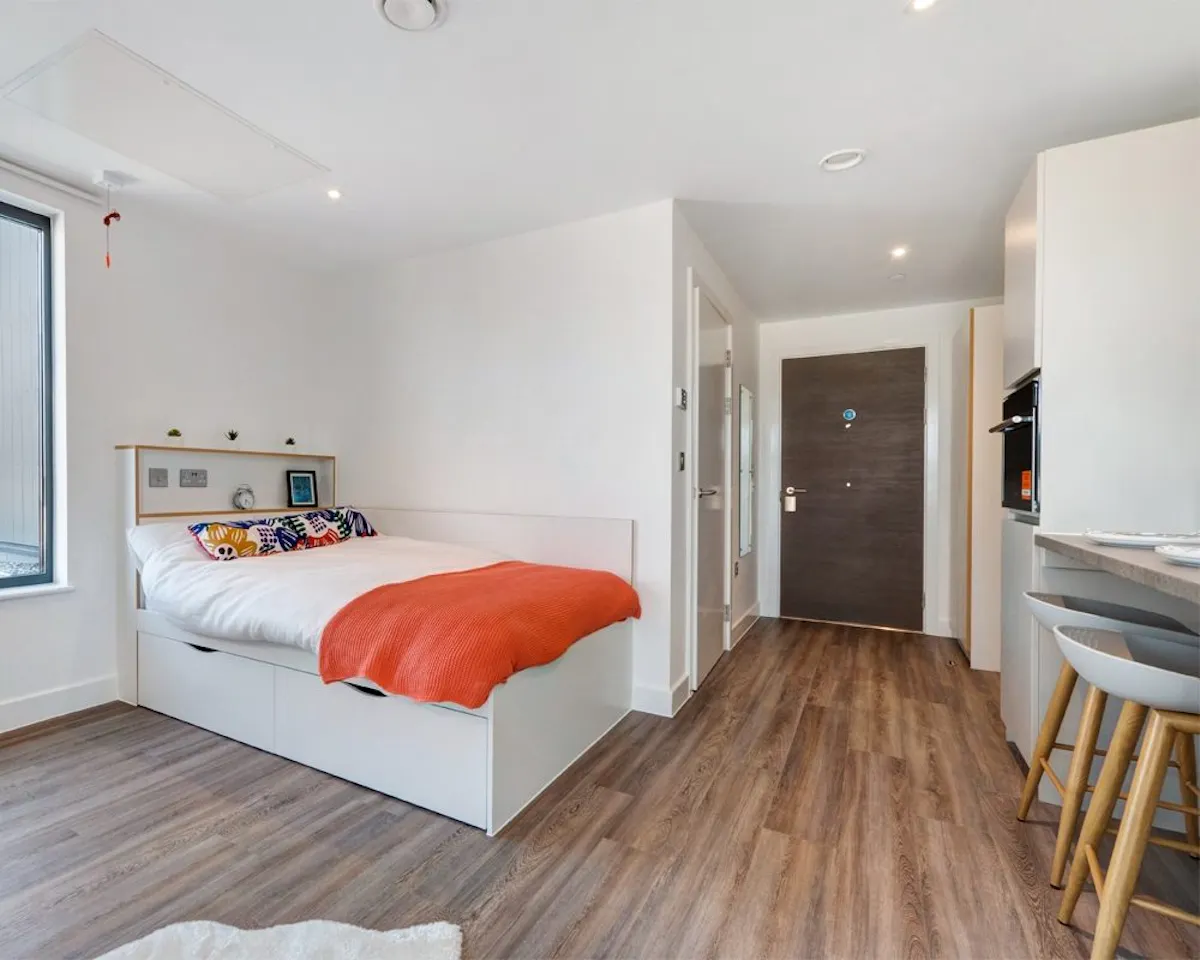 Studio Platinum ROOM