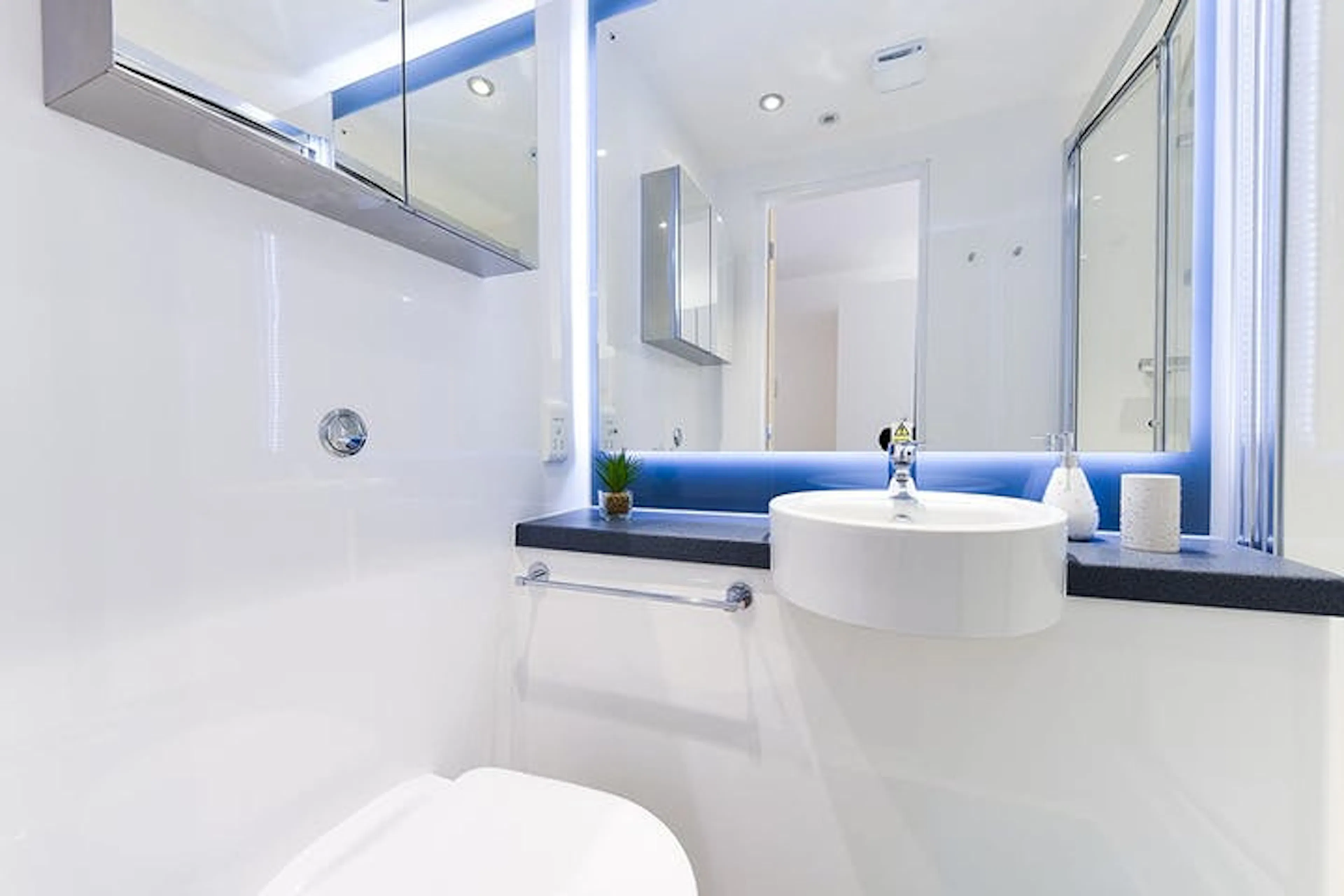 Studio-Platinum BATHROOM 3