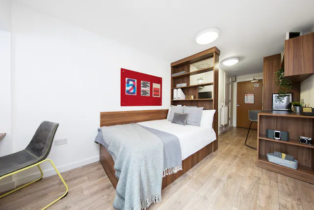 Studio Premium Range 1 room image 1