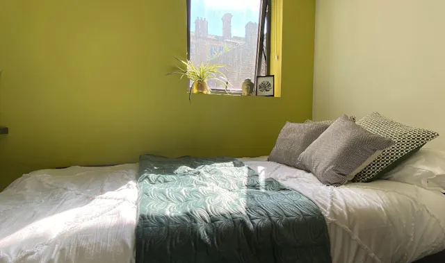Studio room image 1