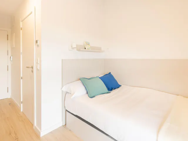 Studio room image 1