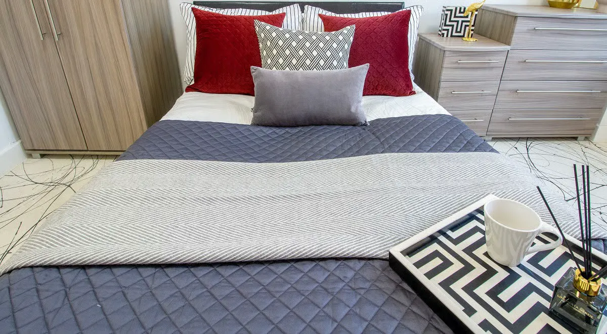 Studio Sapphire ROOM 1
