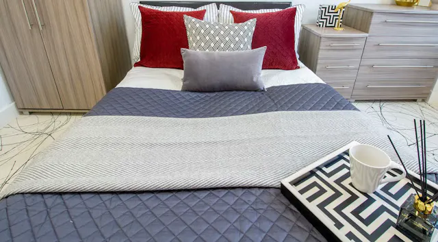 Studio Sapphire room image 2