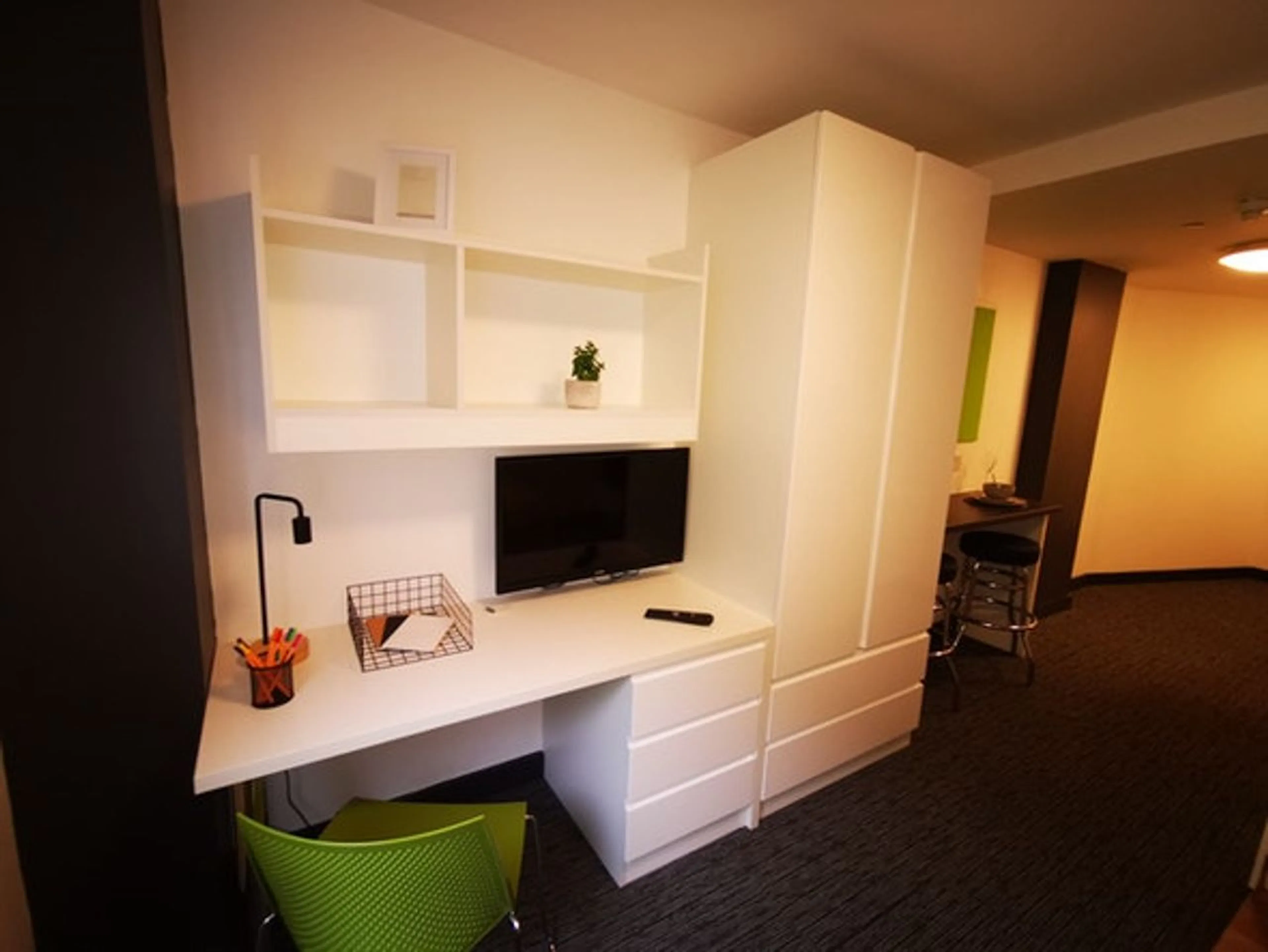 Studio Silver Plus ROOM 1