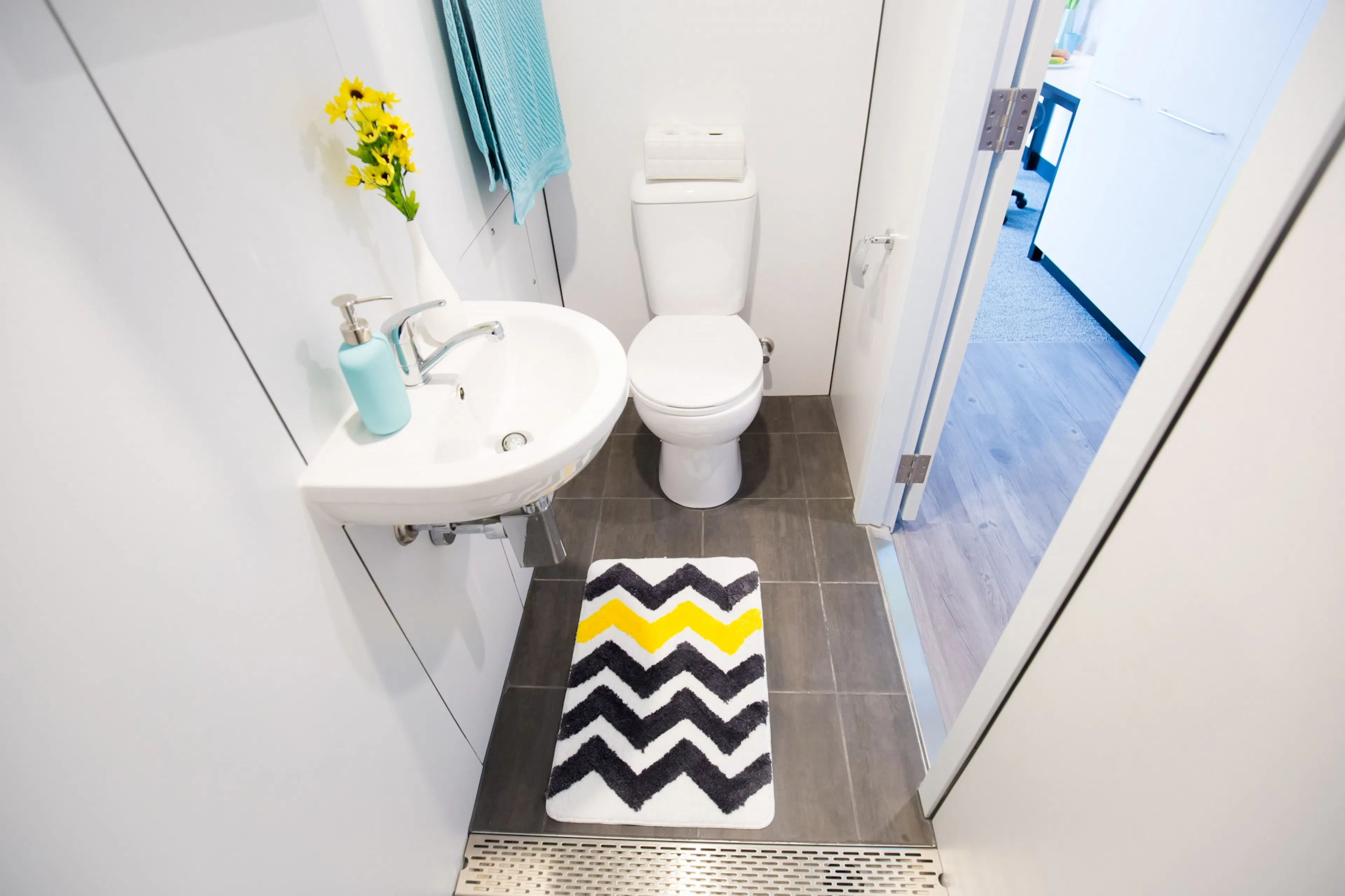 Studio Single High BATHROOM 4