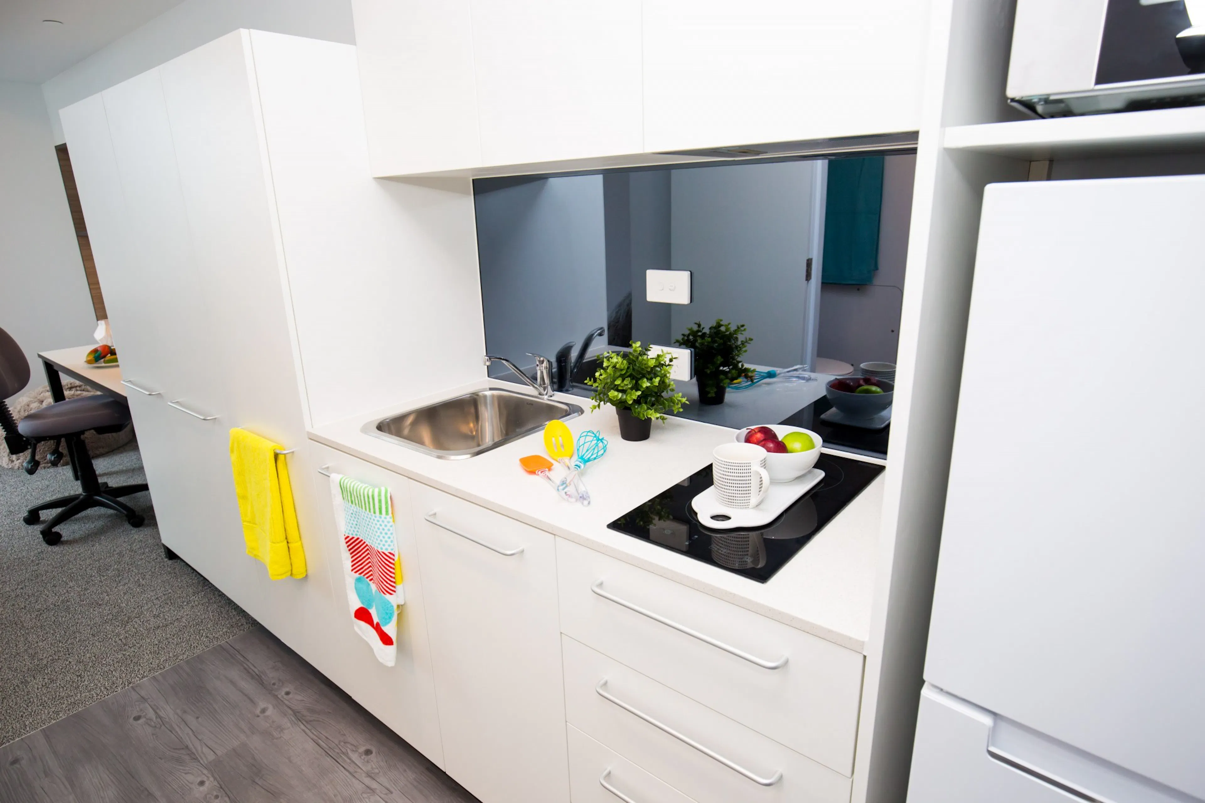 Studio Single High KITCHEN 3