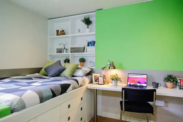Studio Small High Double room image 1