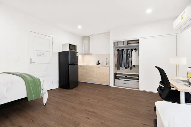 Twin Ensuite Studio room image 1