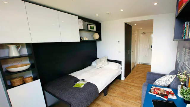 Studio Apartments room image 1