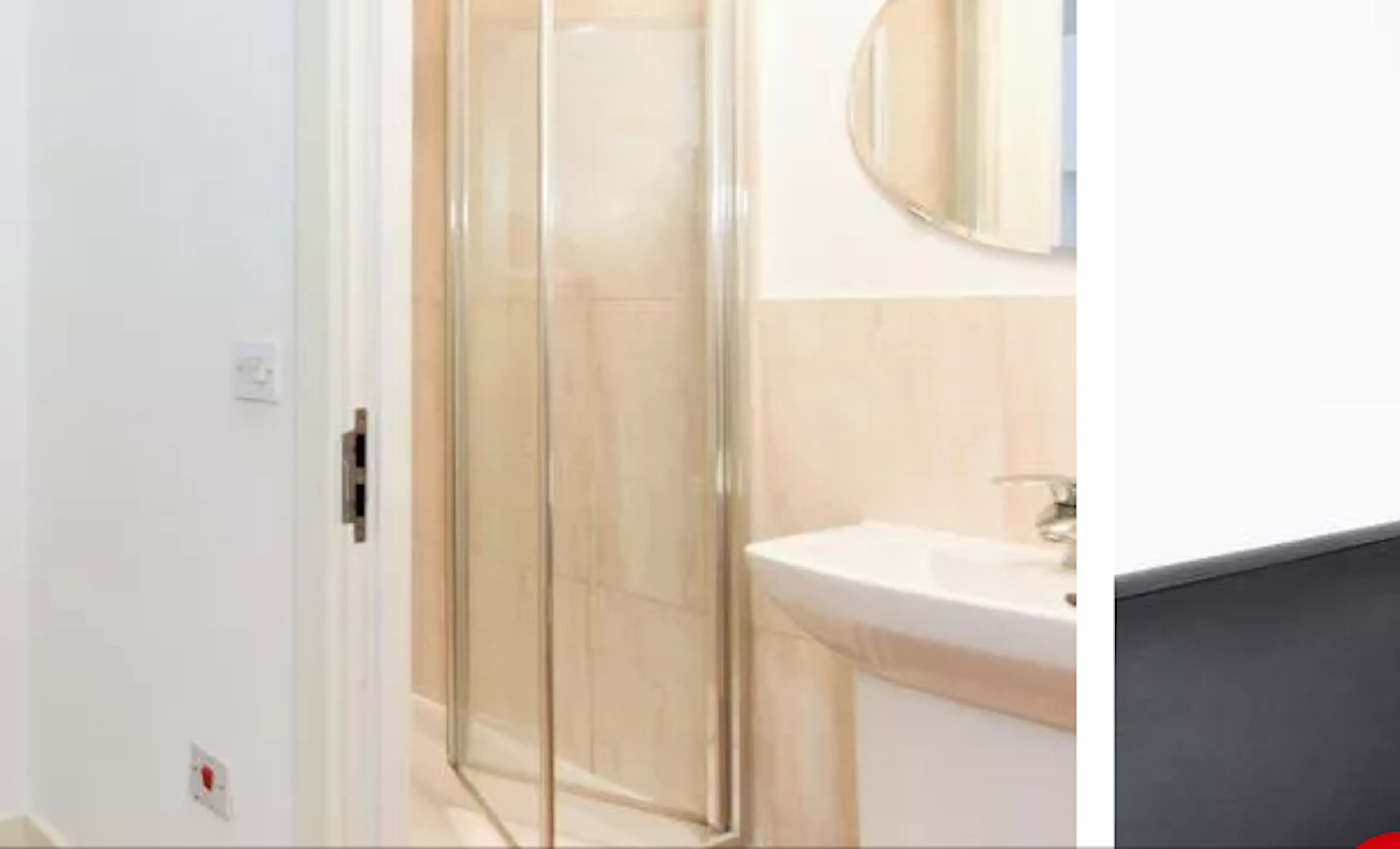 Studio Gold Plus BATHROOM 4