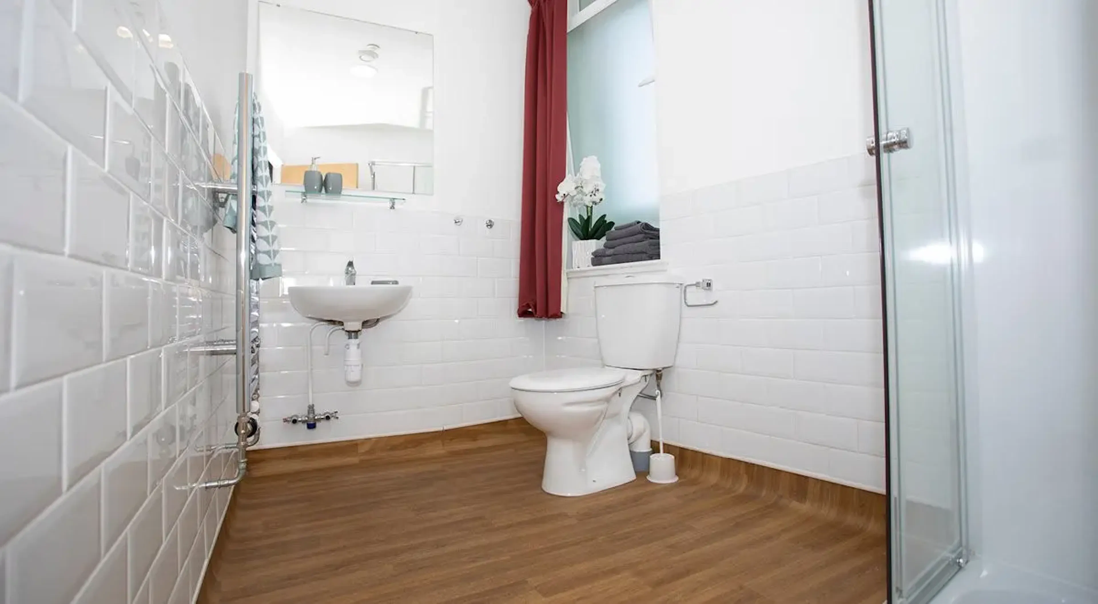 Studio BATHROOM 2