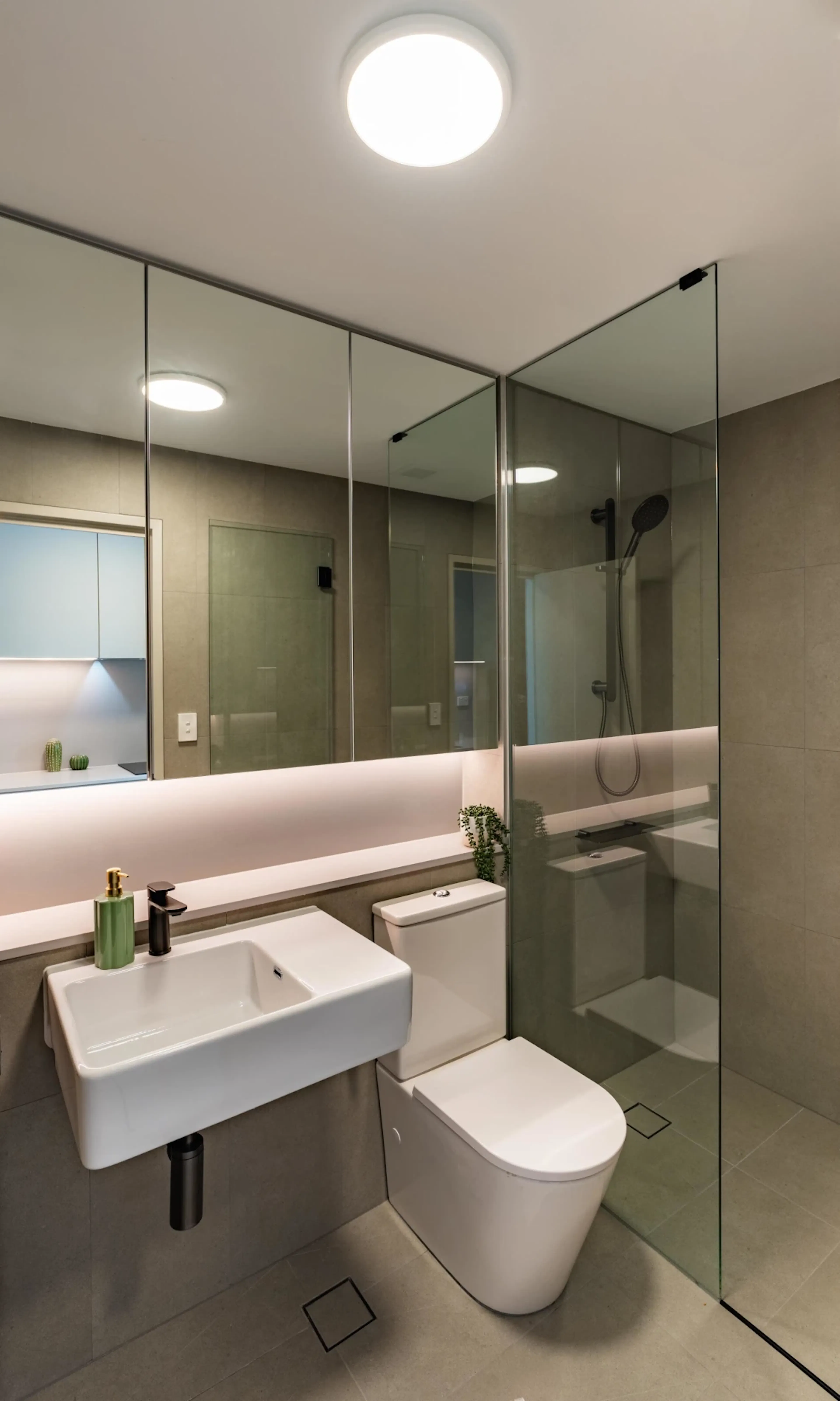 Studio Apartments BATHROOM 3