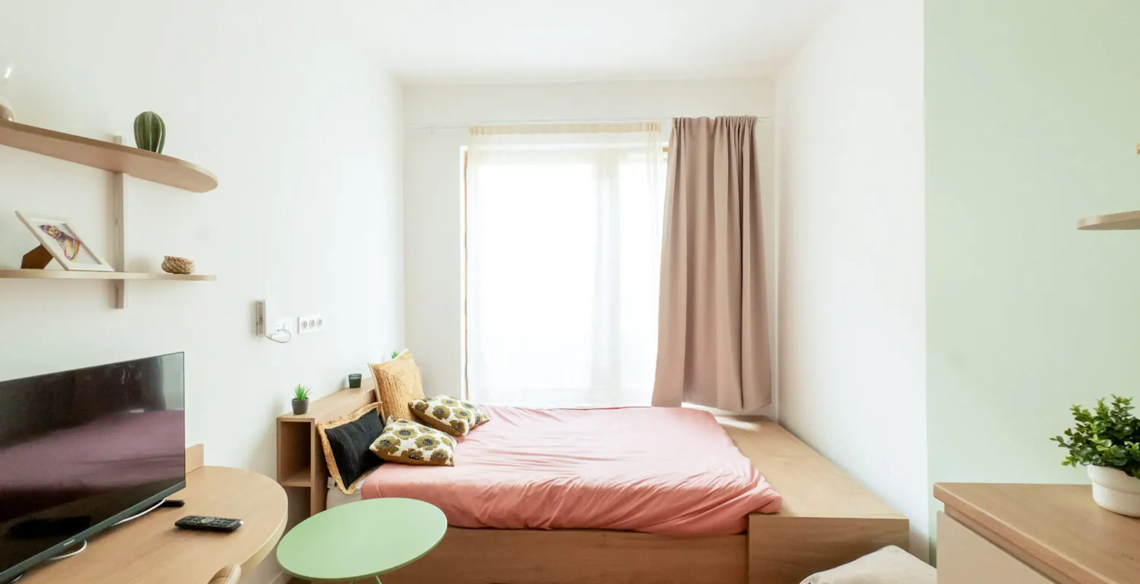 Studio Room ROOM 4