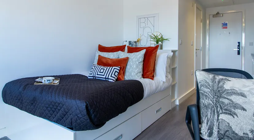 Property video thumbnail 1