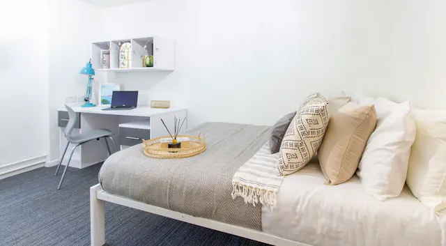 Studio room image 1