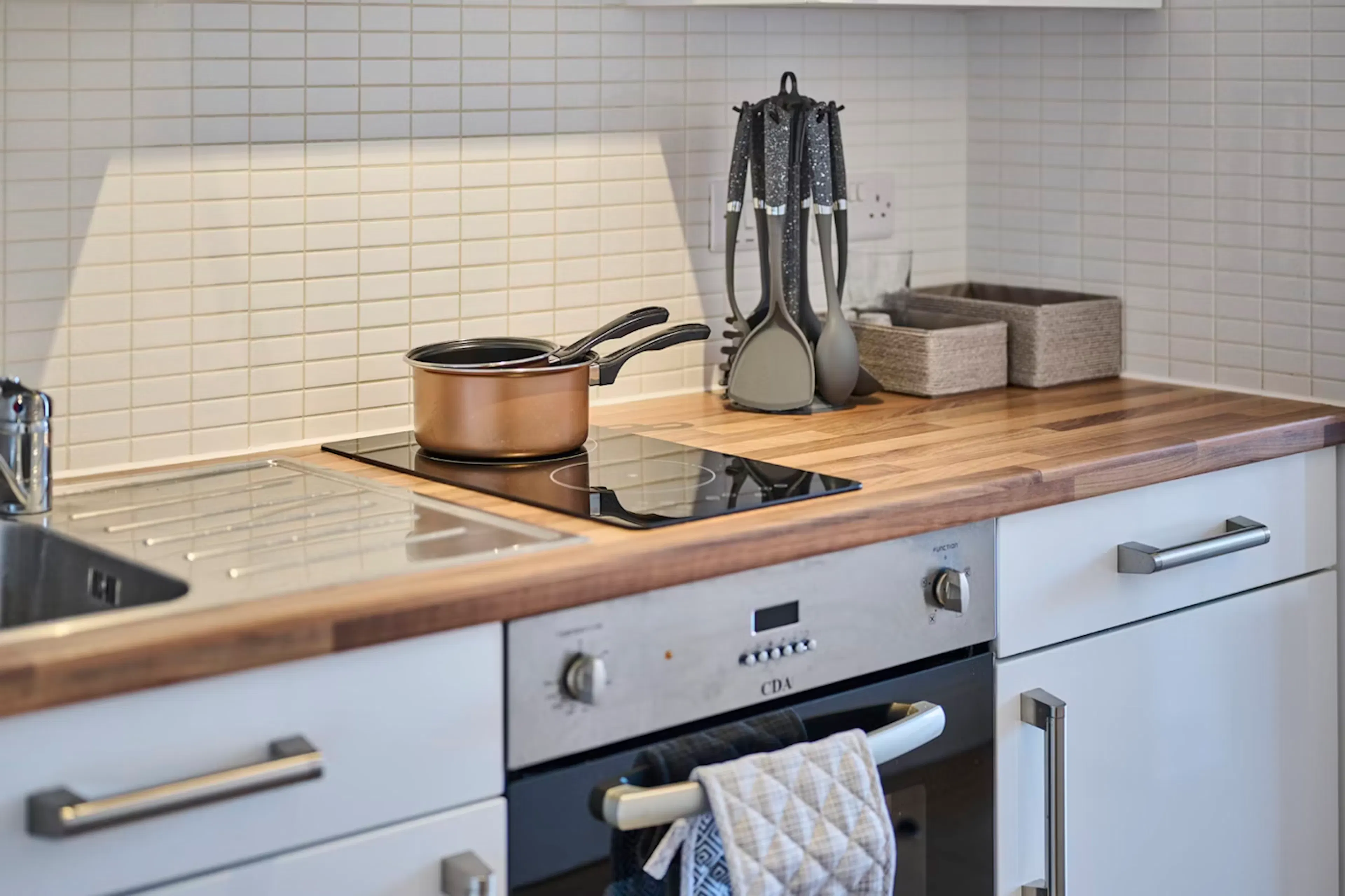 Studio-Bronze KITCHEN 1