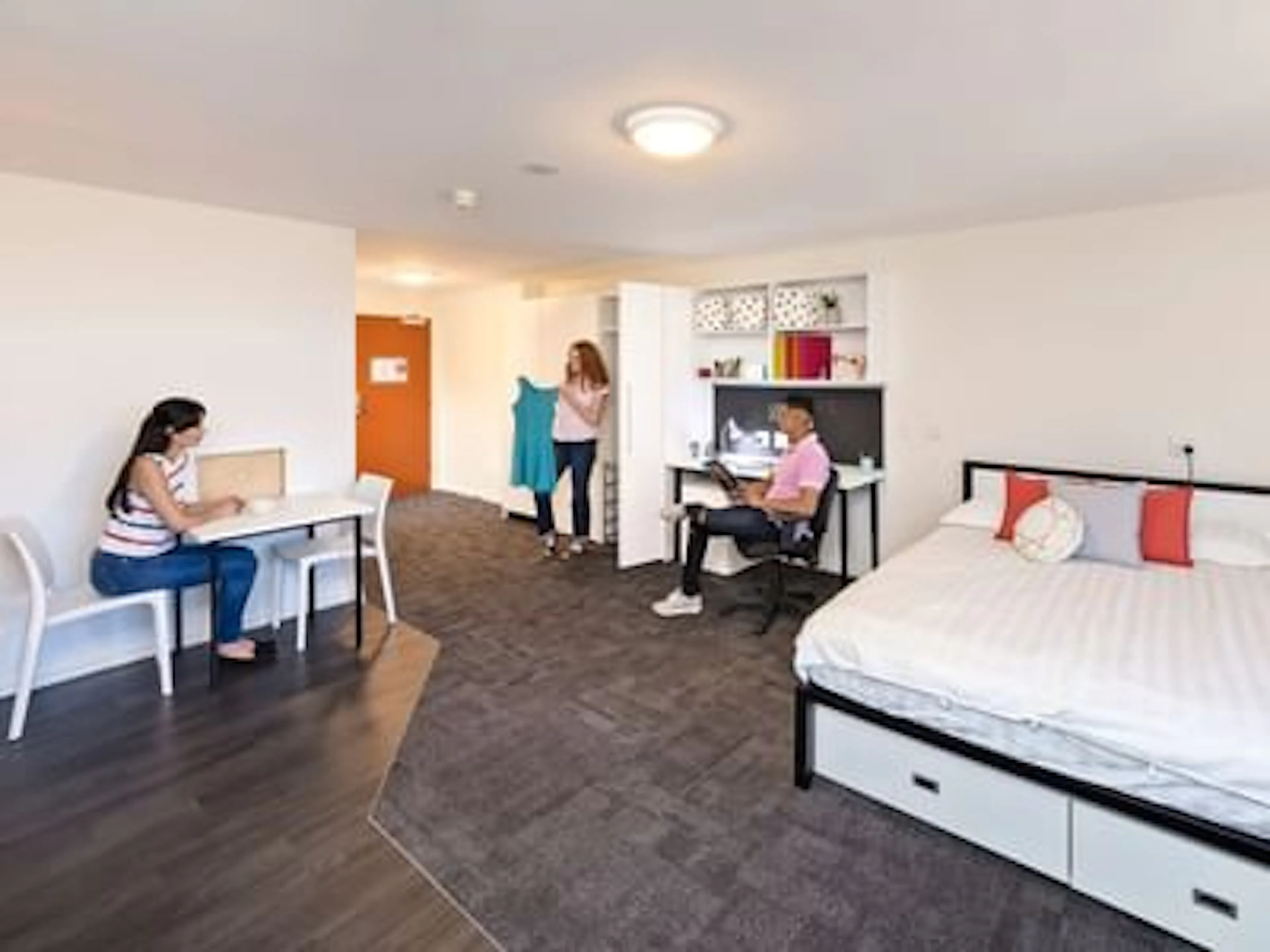 Studio Double - NRAS ROOM 3