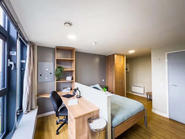 Gold Studio room image 2