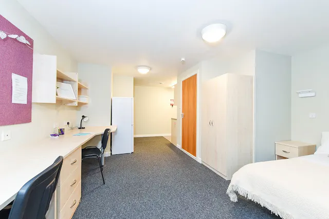 Studio room image 2