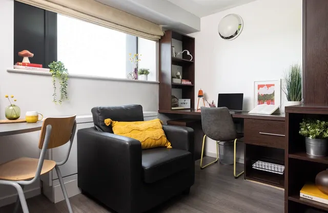 Studio Large High Double room image 2
