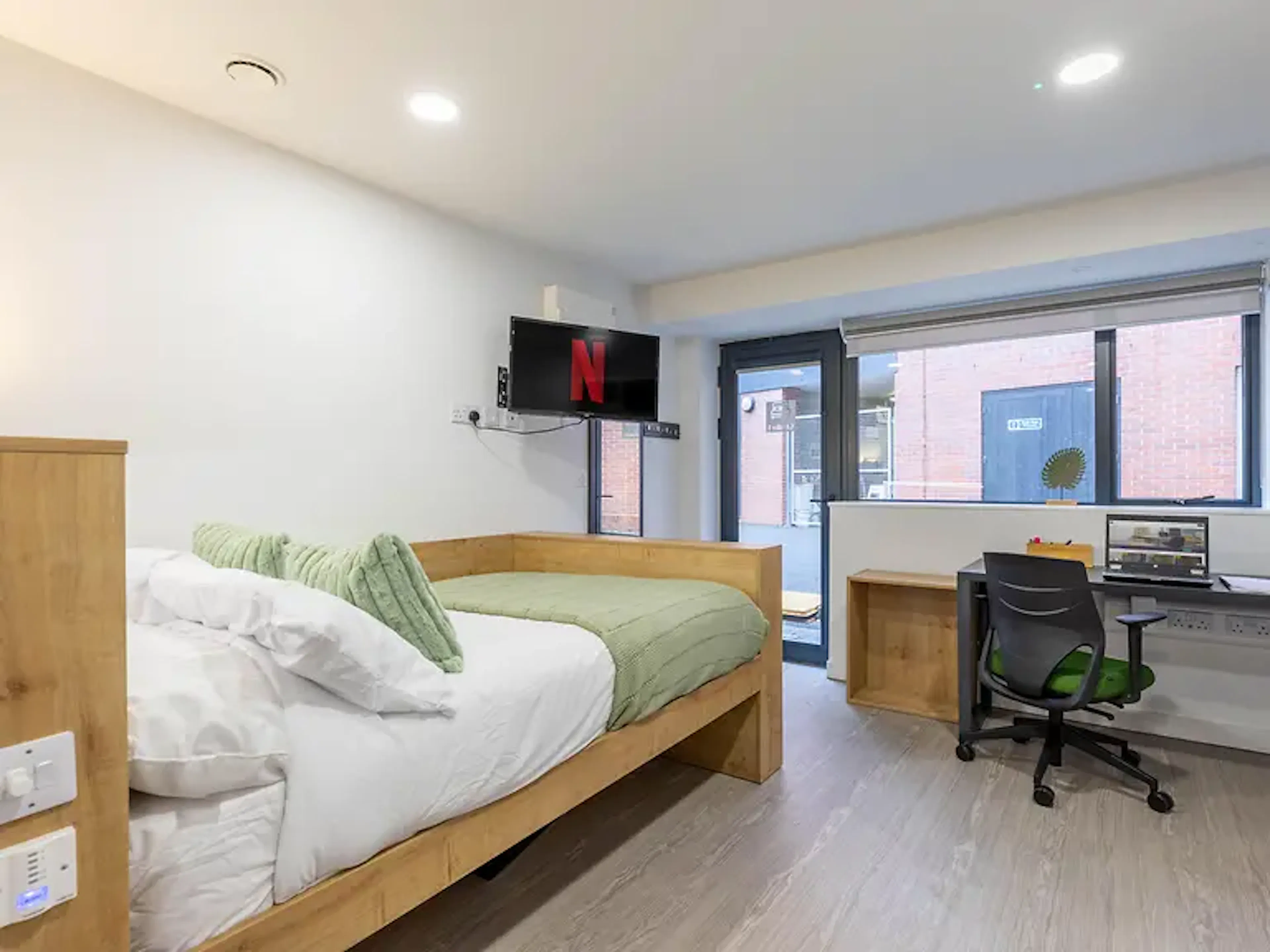 Studio ROOM 1