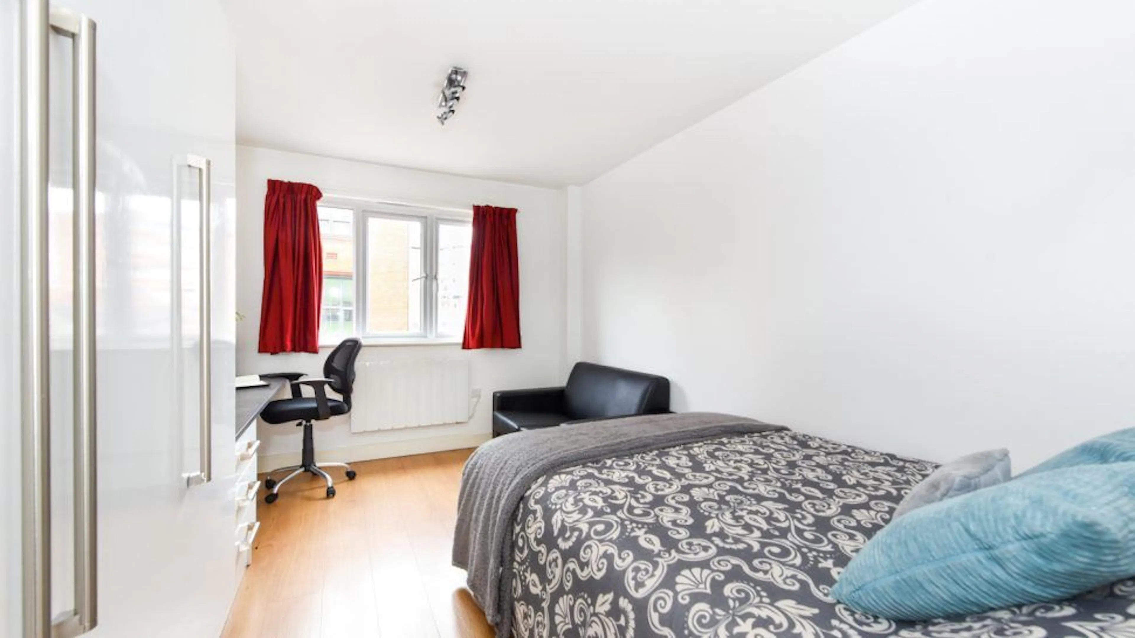 Studio Gold Plus ROOM 1