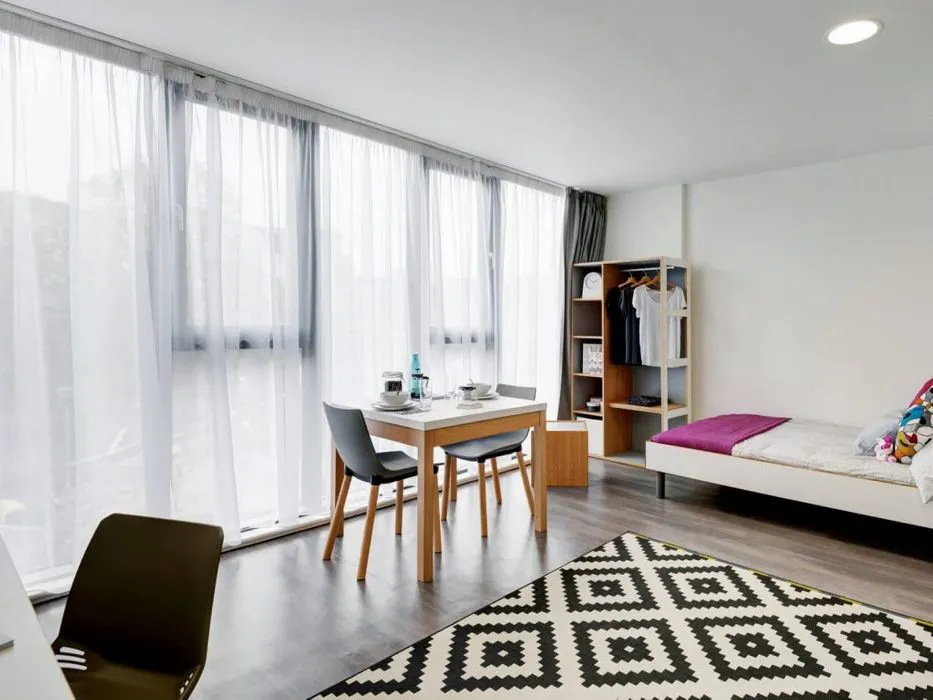 ROOM ROOM 4