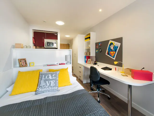 Studio room image 1