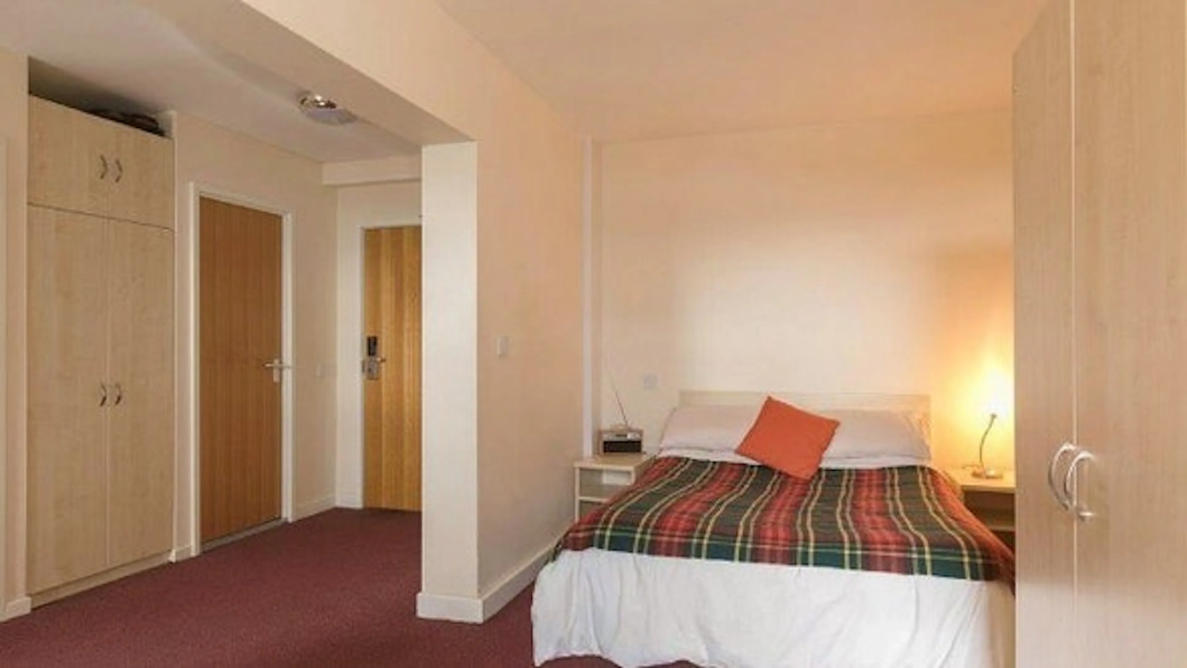 En-suite ROOM 1