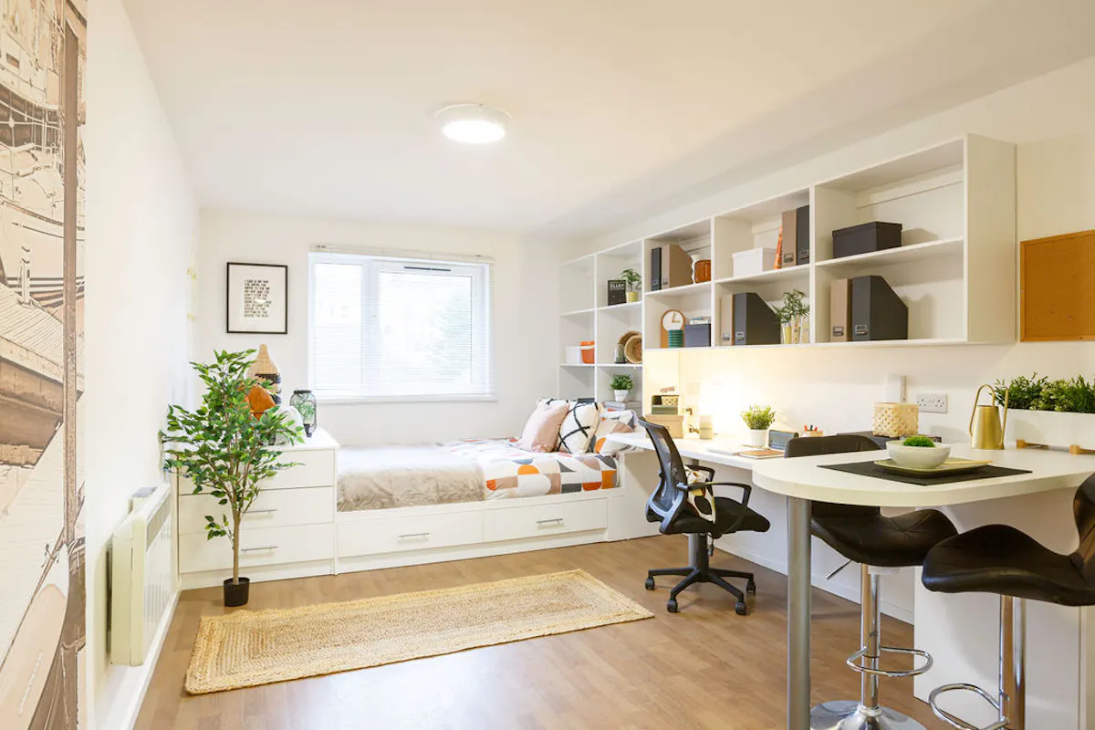 Studio ROOM