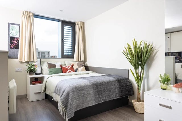 olympic-way-london-Studio Medium Highest Double