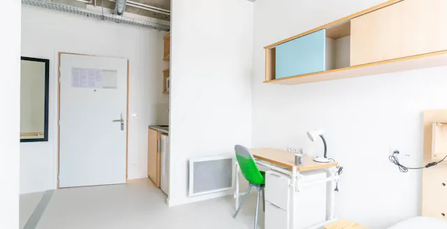 Studio room image 3