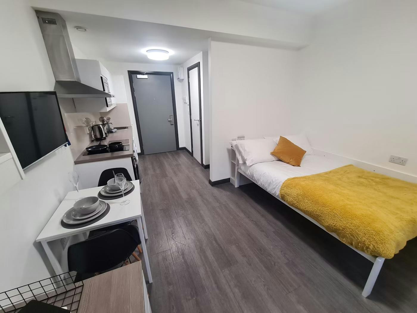 Studio Silver Plus - Top Floor