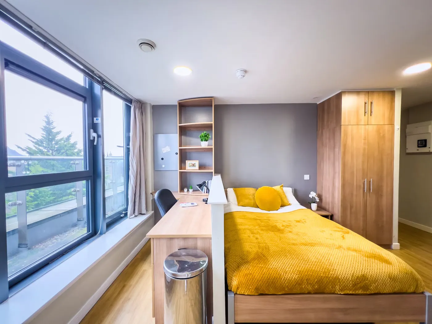 Silver Studio ROOM 1