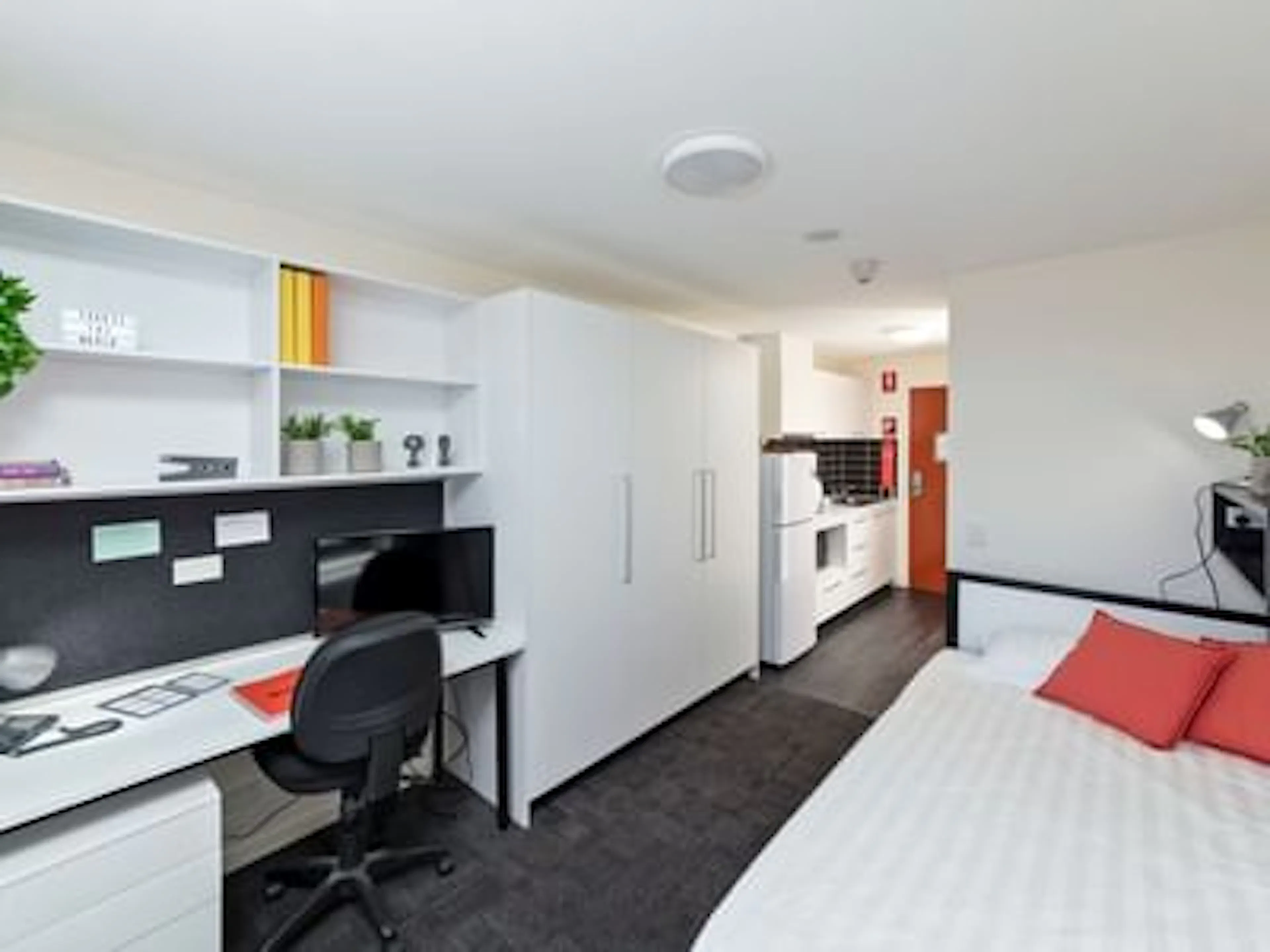 Studio - NRAS ROOM 4