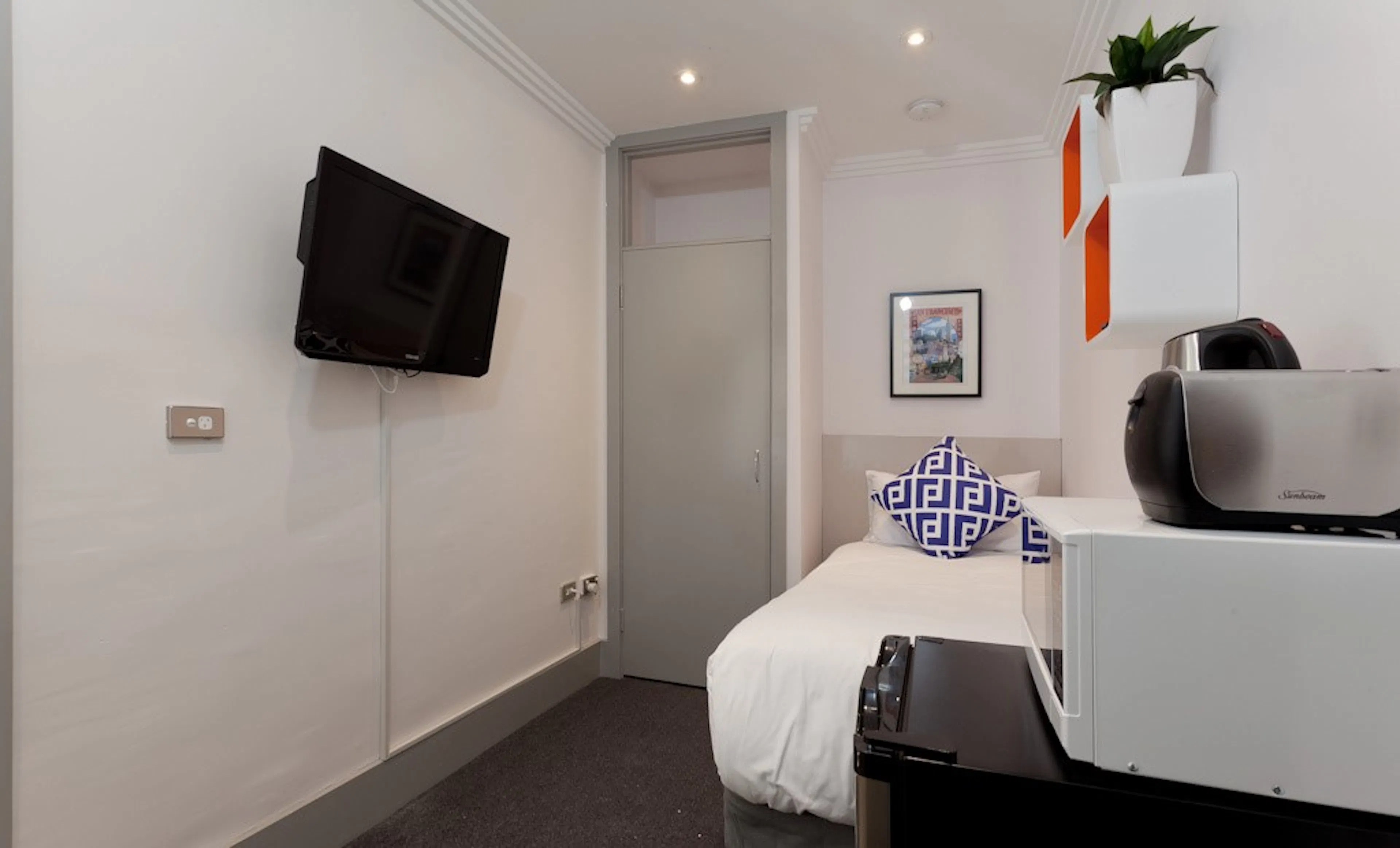 ROOM ROOM 4