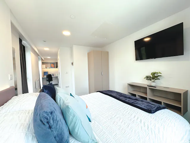 true Superior Apartment room image 1