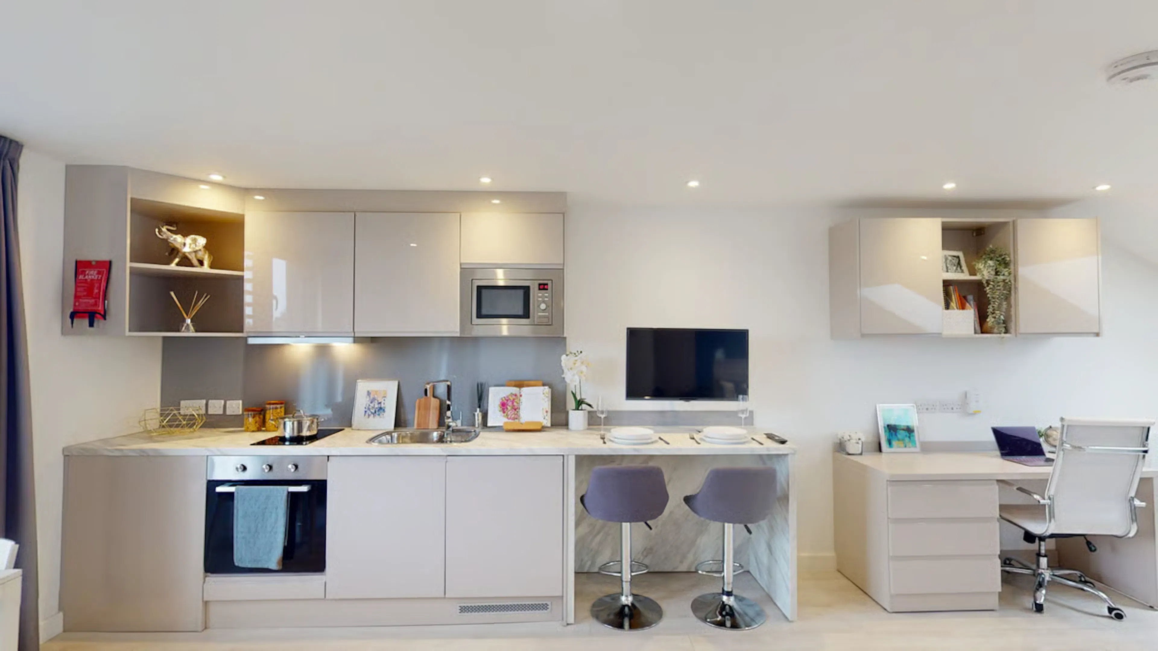 Super Deluxe Studio KITCHEN 1