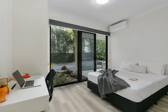 6 Bedroom Superior Room room image 1