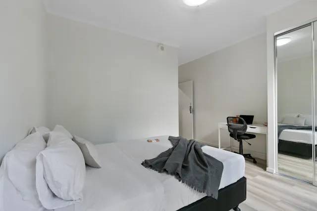 6 Bedroom Superior Room room image 2