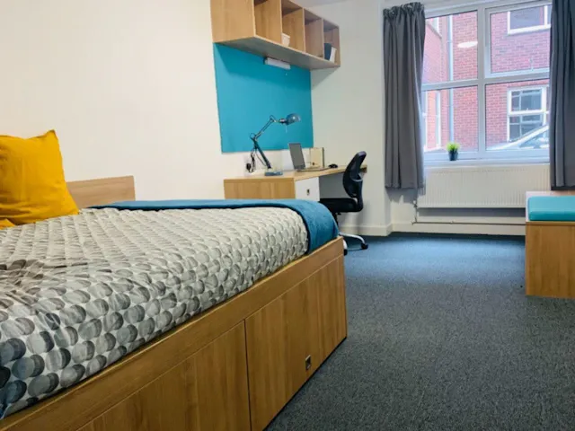 Superior 5 Bed room image 2