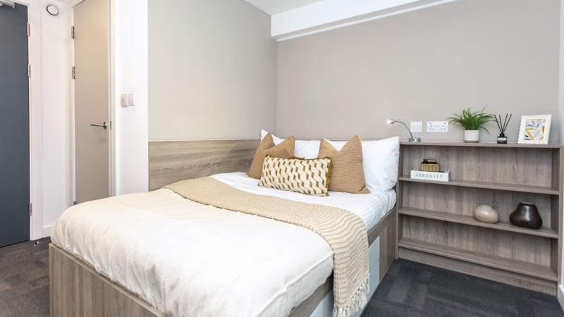 Superior Plus Single Ensuite