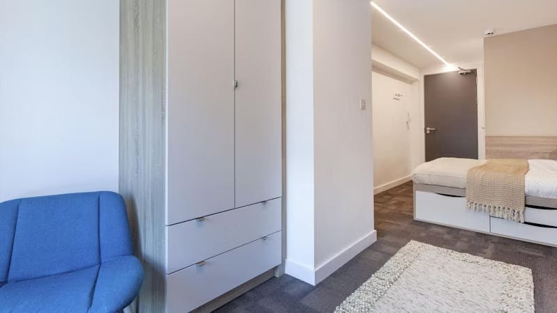 Deluxe Single Ensuite