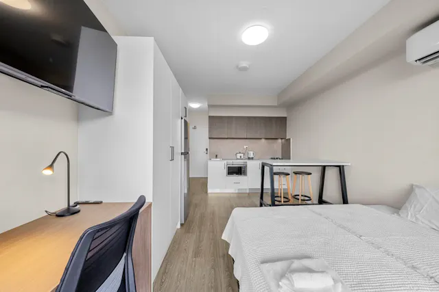 Superior Single Studio Balcony room image 2