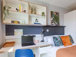 west-way-square-oxford-Superior Studio