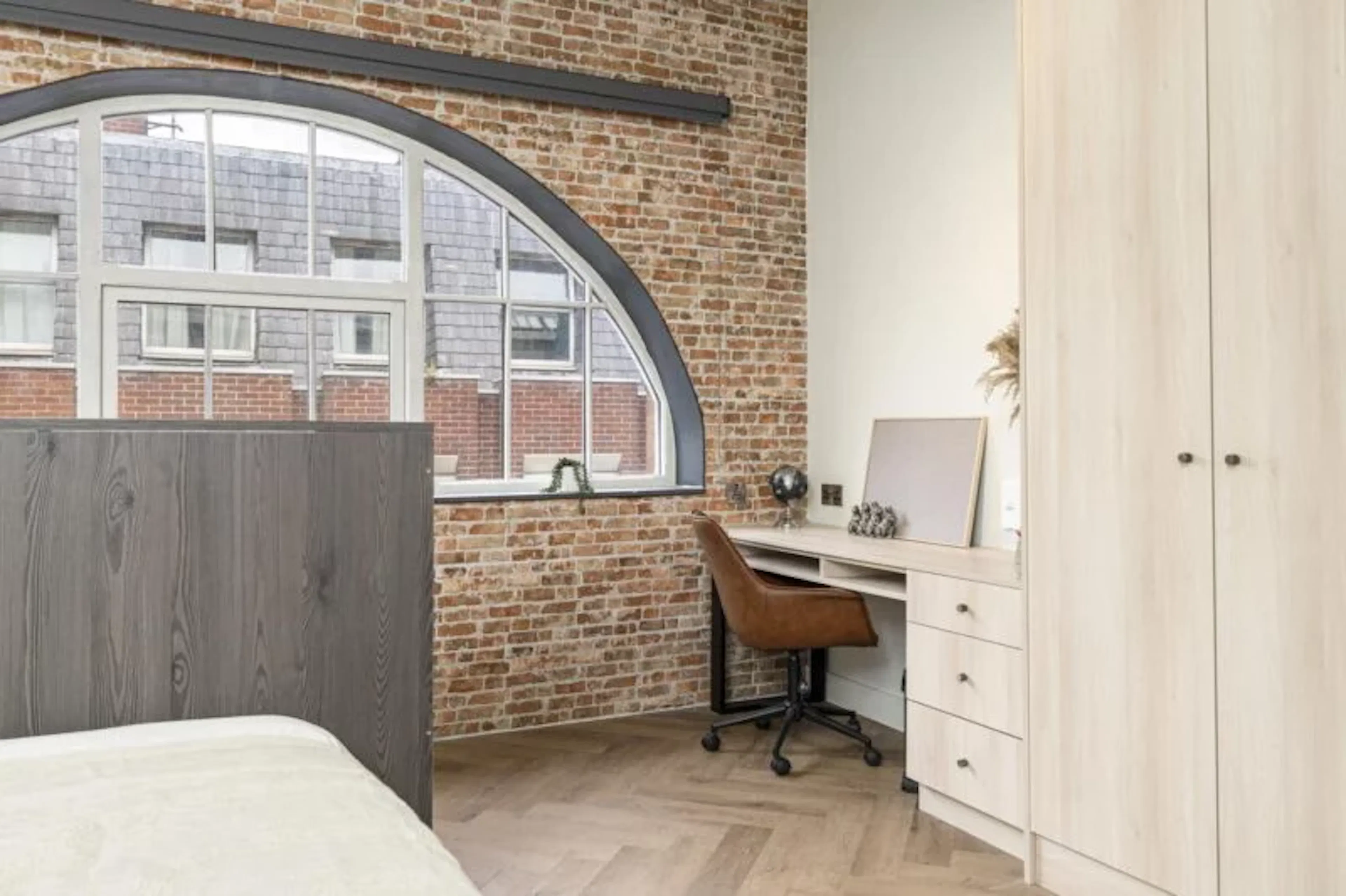 Superior Studio ROOM 4