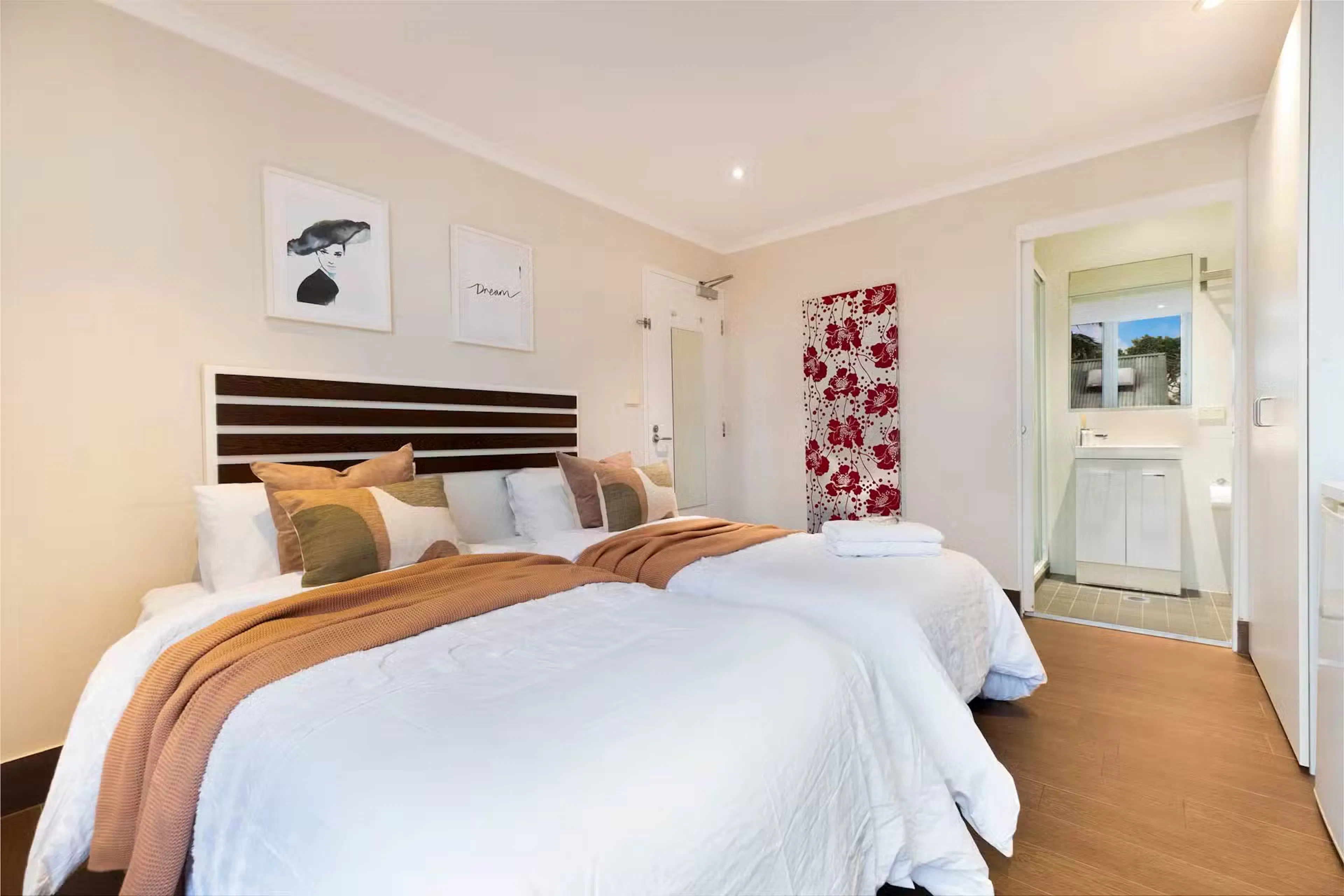 Superior Twin Share ROOM 4
