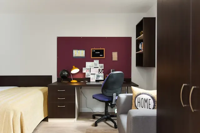 Bronze Studio room image 3