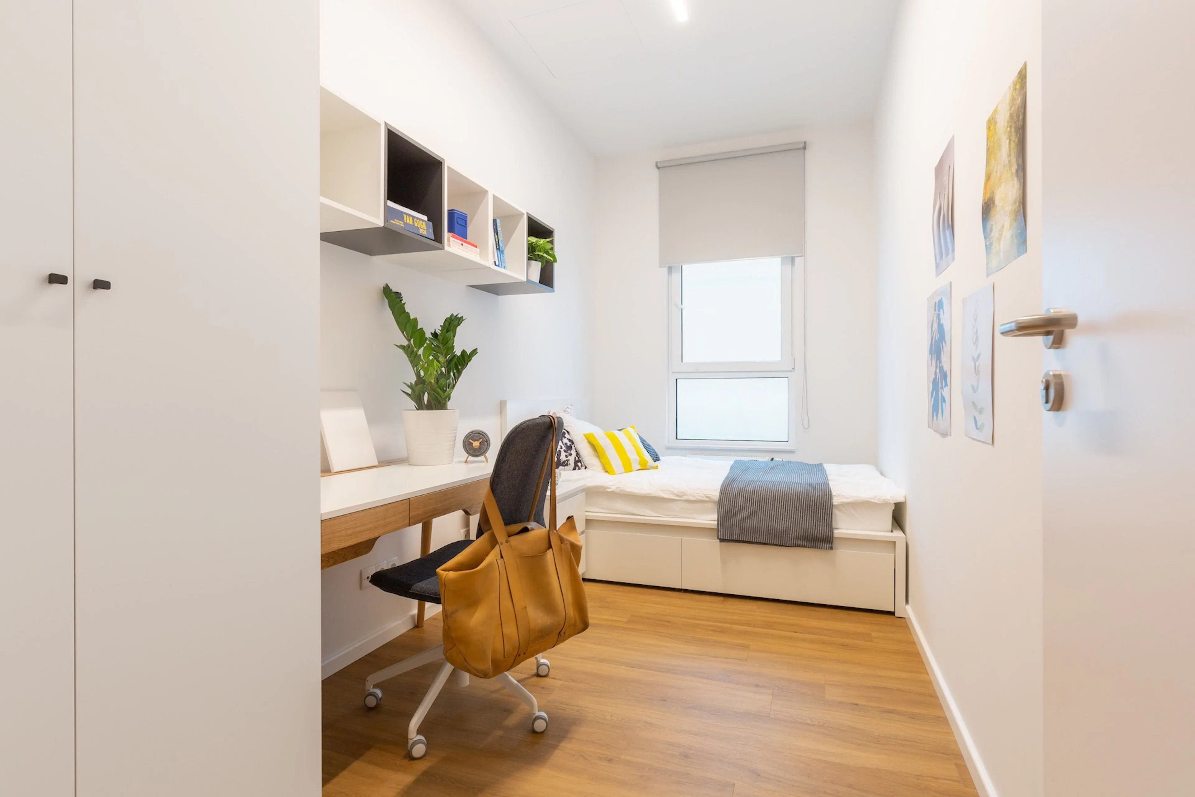 ROOM ROOM 1