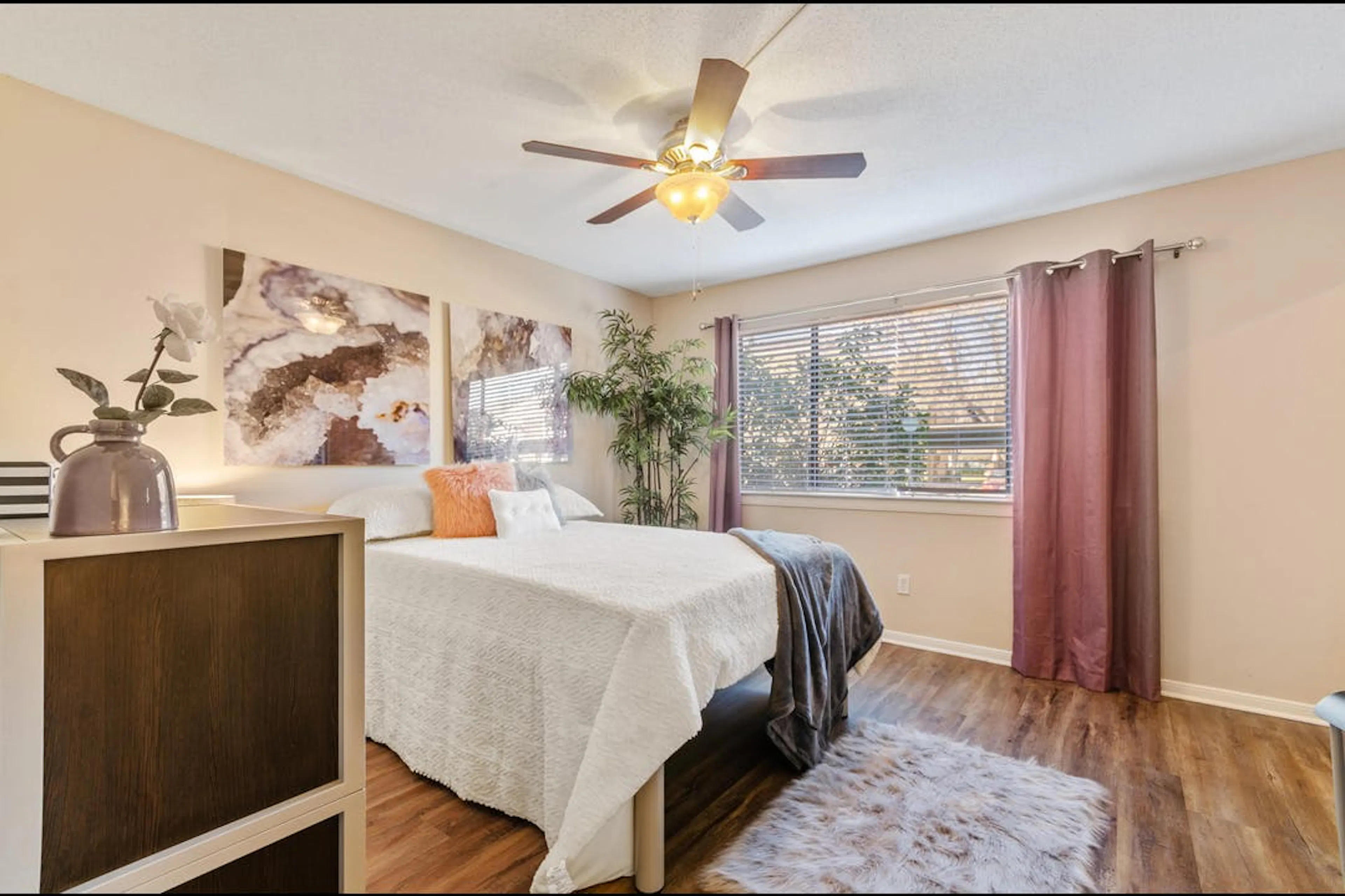THE REVEILLE ROOM 1